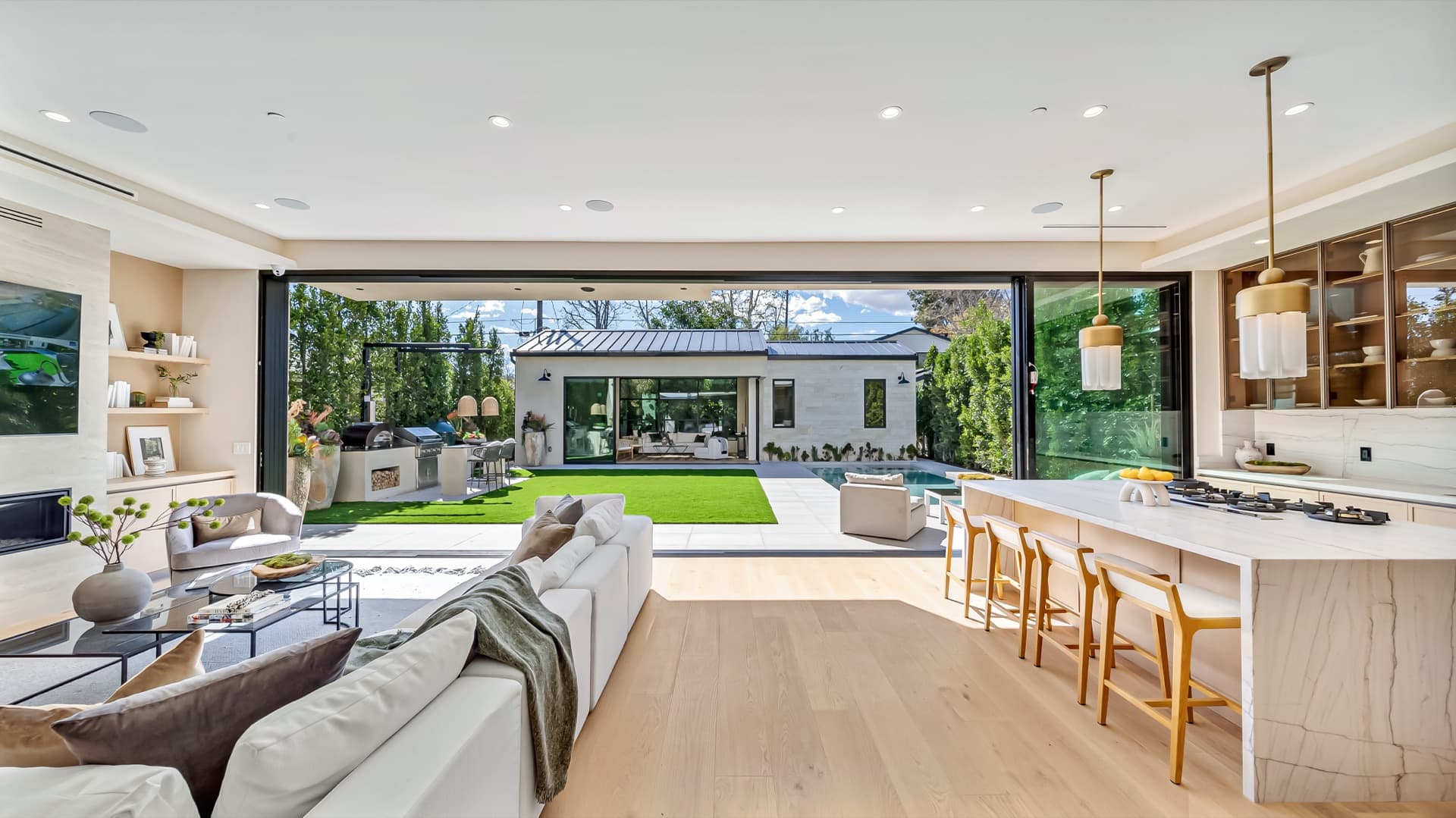 Thousand Oaks Estate